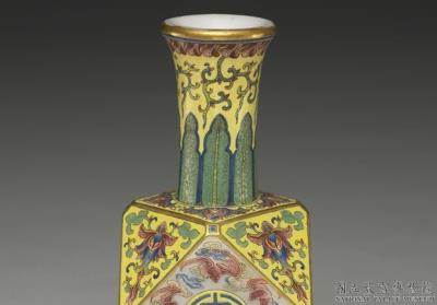 图片[2]-Glass octagonal vase with “Fortune and Longevity” motif on a yellow ground in painted enamels, Qianlong reign (1736-1795), Qing dynasty-China Archive